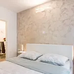 Dk